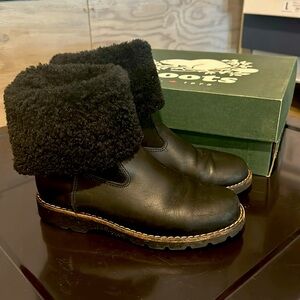 Sheepskin Roots boots 🦫